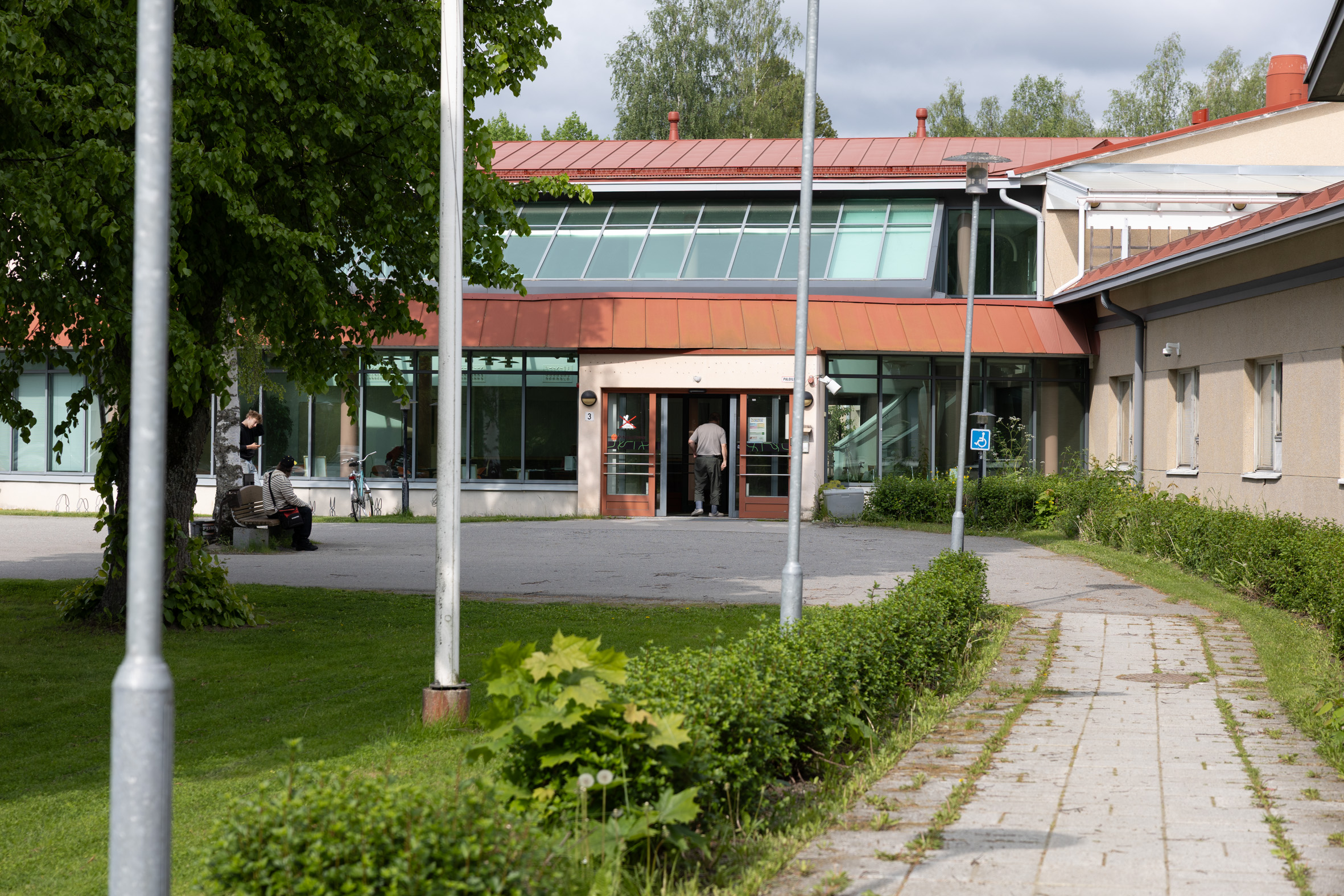 Juvan sosiaali- ja terveysasema, pääsisäänkäynti.